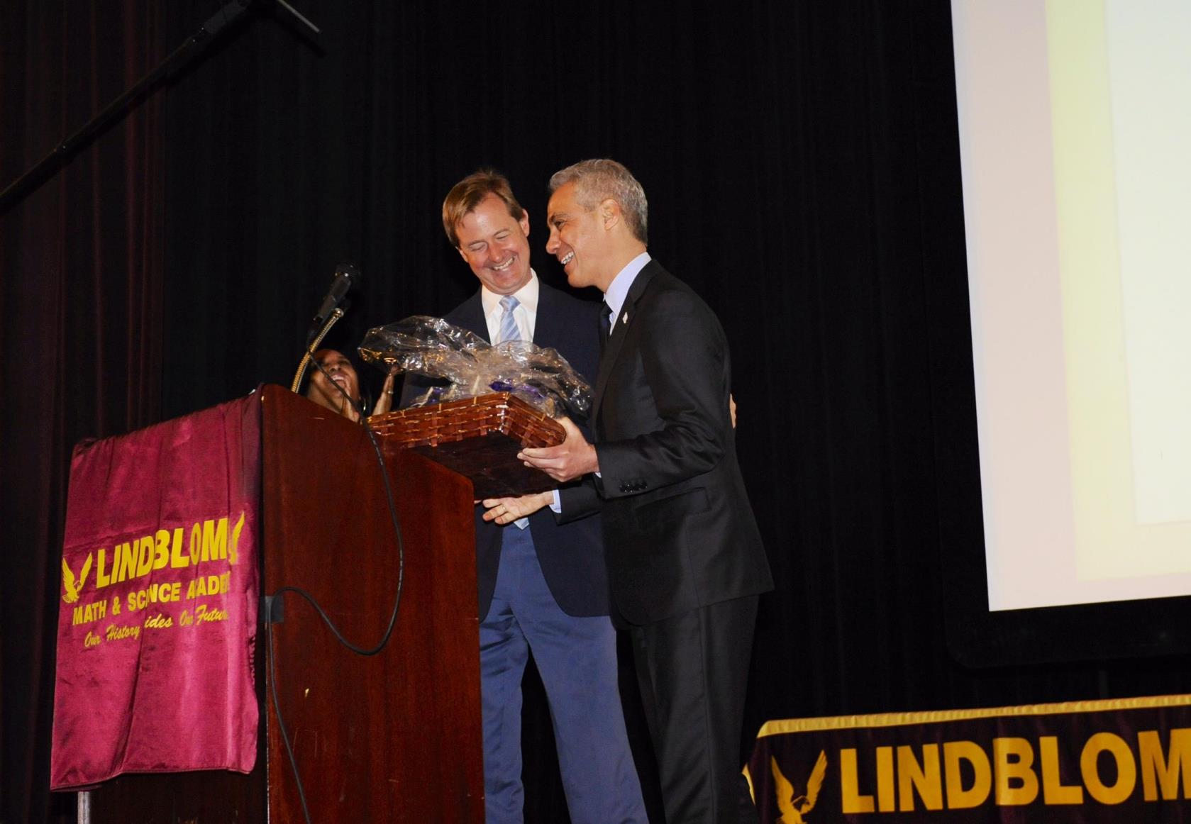 Mayor Emanuel awards Lindblom Principal Alan Mather with Stanley C. Golder Award.